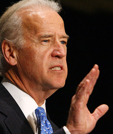 Joe Biden knocks on door of Obama's inaugural train